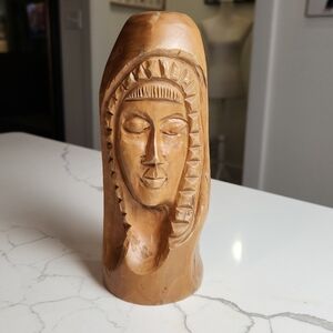 VINTAGE HAND  CARVED VIRGIN MARY WOODEN STUMP KNOT BEAUTIFUL  WORKMANSHIP